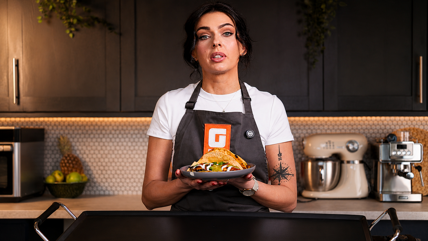 Geepas Cooking Series, Presenter frame, plated and to camera